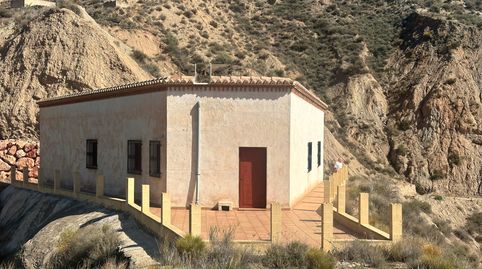 Cortijo con terrenos de naranjos y olivos, ¡con vistas espectaculares!