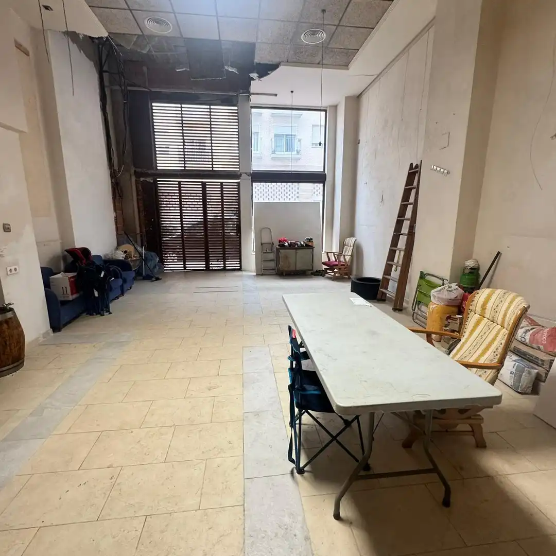Gewerbefläche zum Verkauf in Calle JUAN VIRUELA CARRERAS, imagen 3
