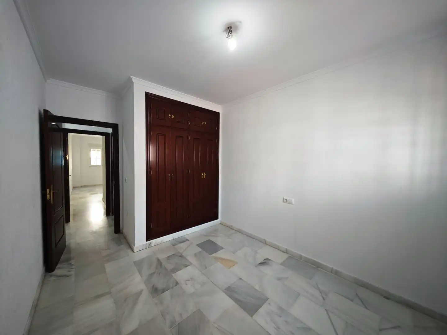 Habitación de Piso en venta en Chiclana de la Frontera con Aire acondicionado y Balcón