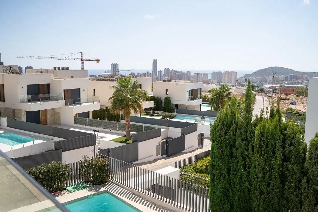 Villa con terrazza in vendita a Golf Bahía, imagen 5
