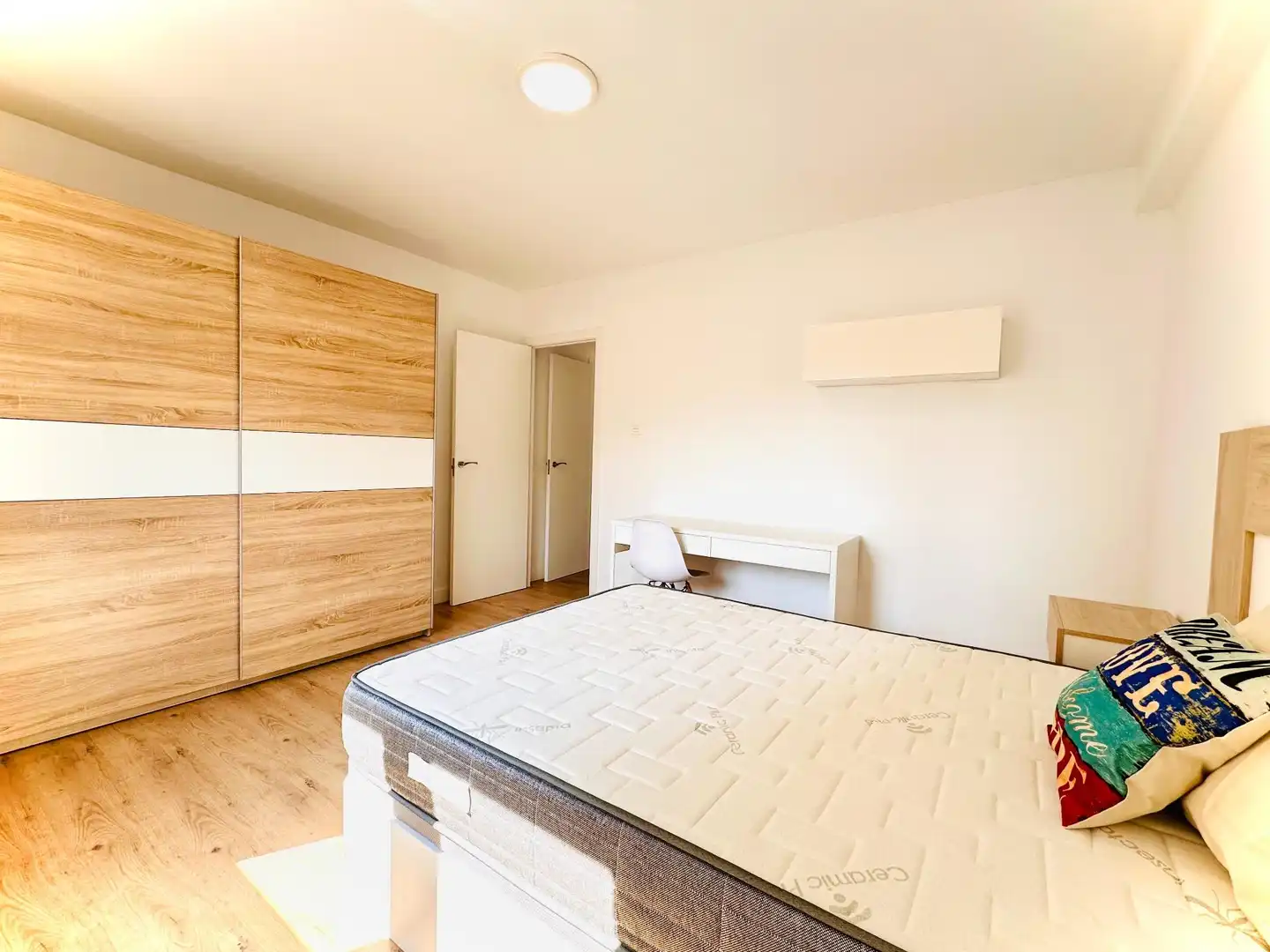 Room in Calle FRAY JUAN SANCHEZ COTAN, Cartuja