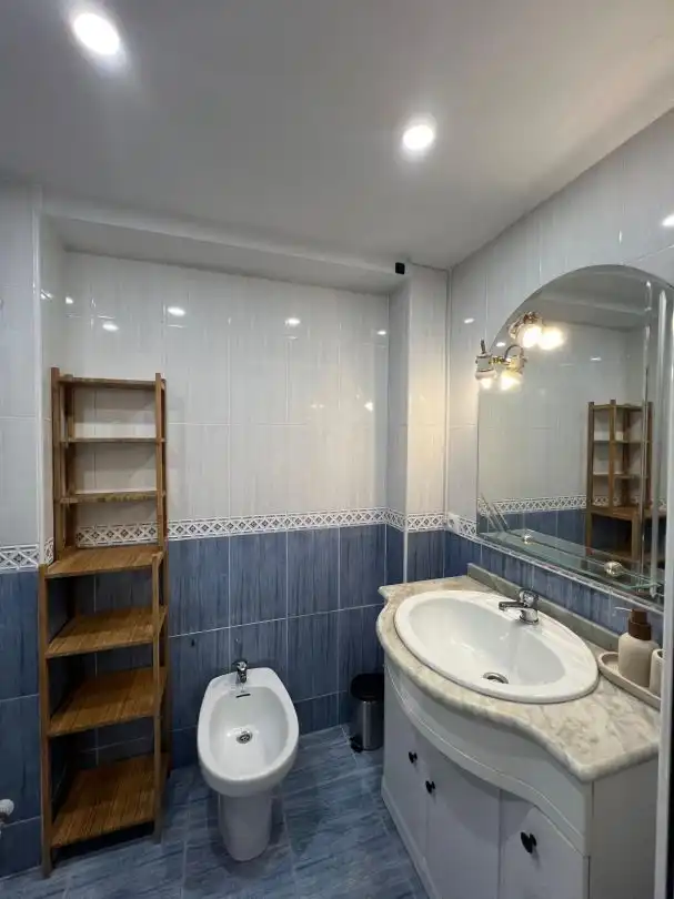 Bathroom of Flat for rent in Gijón   with Heating and Terrace