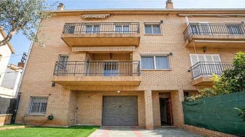 Foto 2 de Casa adosada en venta en Calle Isabel la Católica, Casc Antic, Ripollet