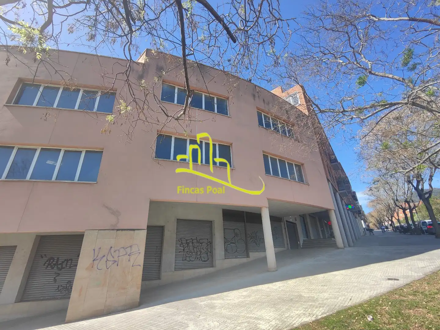 Außenansicht von Büro zum Verkauf in Santa Coloma de Cervelló