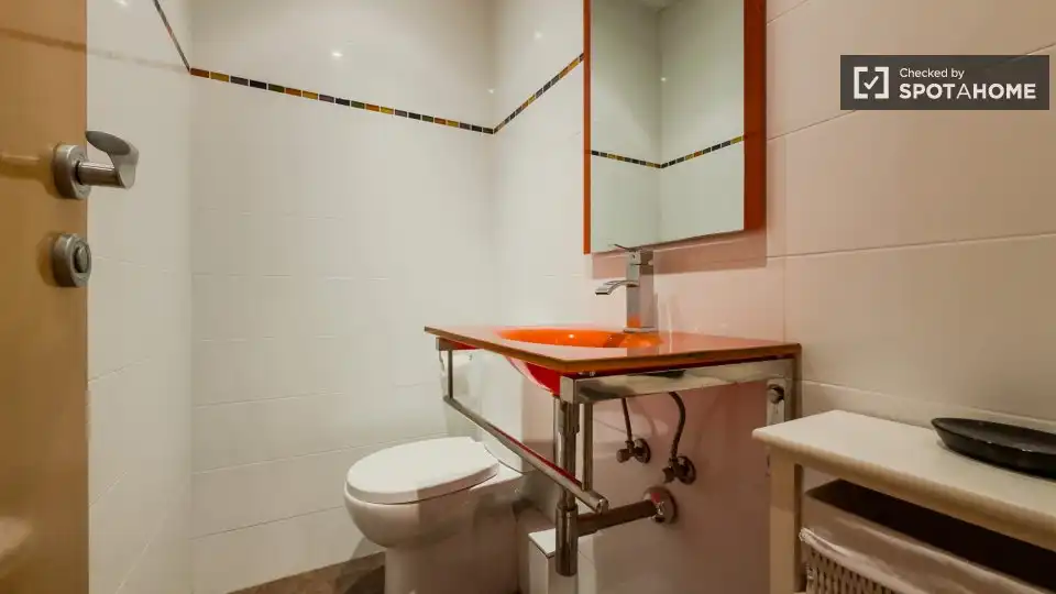 Bathroom of Flat for share in Sant Andreu