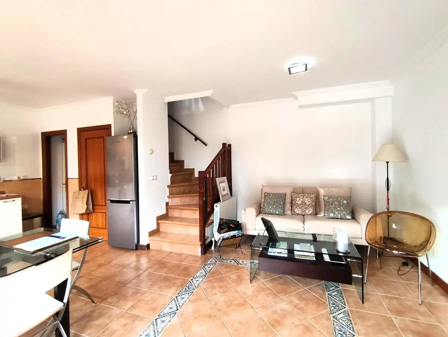 Sala de estar de Casa adosada en venta en Medio Cudeyo con Calefacción, Jardín privado y Terraza