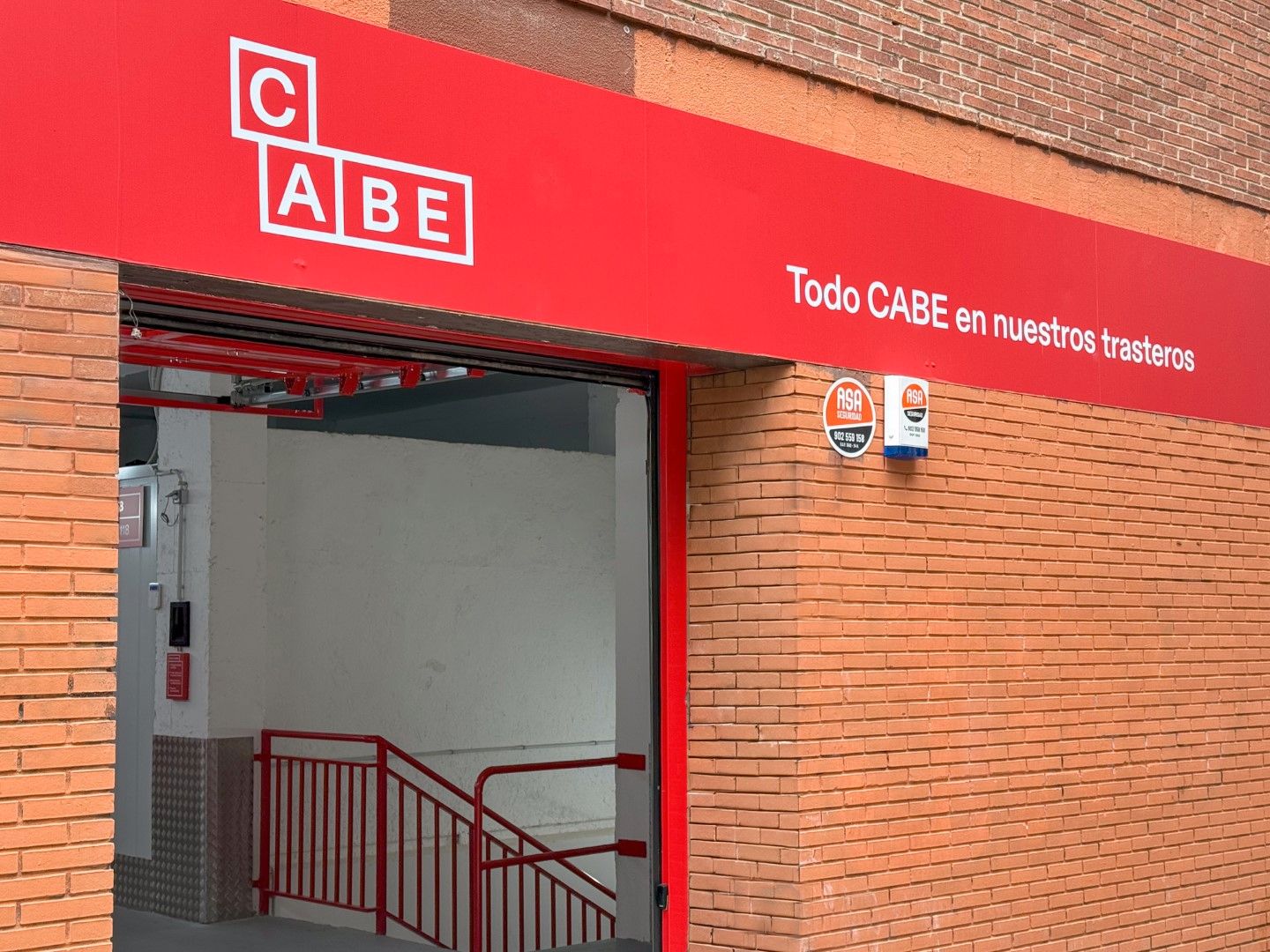 Exterior view of Box room to rent in  Madrid Capital  with Alarm