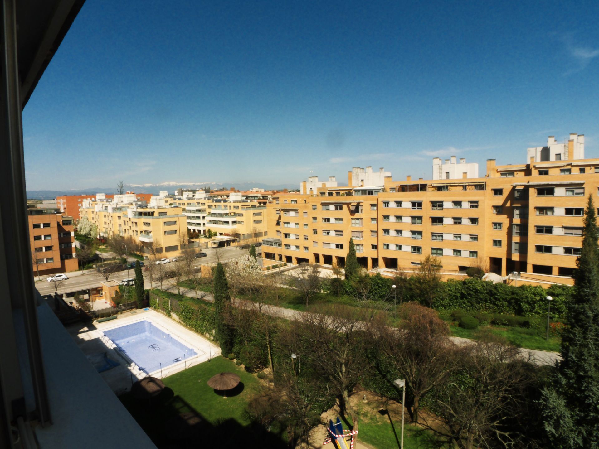 Vista exterior de Pis de lloguer en  Madrid Capital amb Aire condicionat, Calefacció i Piscina comunitària