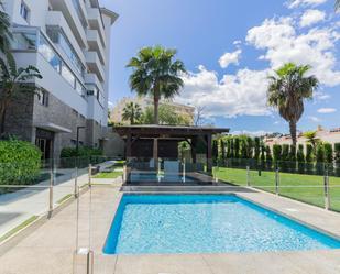 Piscina de Apartament en venda en Fuengirola amb Aire condicionat, Calefacció i Jardí privat