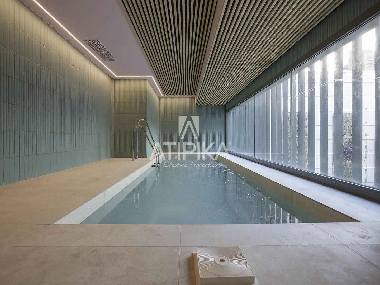 Schwimmbecken von Dachboden zum Verkauf in Barcelona mit Klimaanlage, Heizung und Terrasse