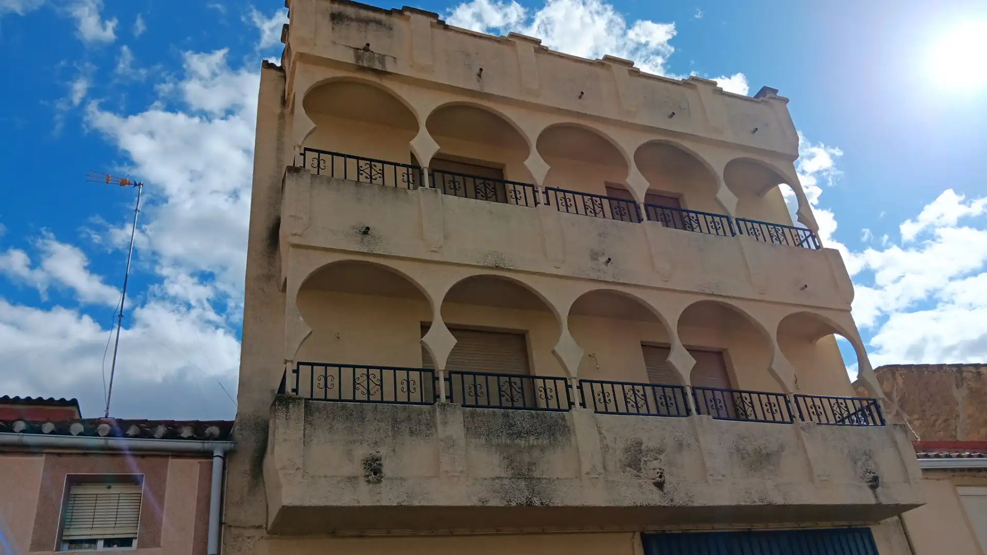 Vista exterior de Casa o xalet en venda en El Bodón  amb Moblat, Forn i Rentadora