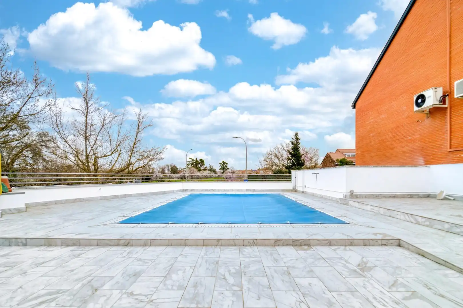 Swimming pool of Detached homes for sale in Madrid  with Air Conditioner, Heating and Parquet flooring
