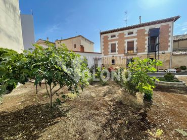 House with garden for sale in Calle las Eras