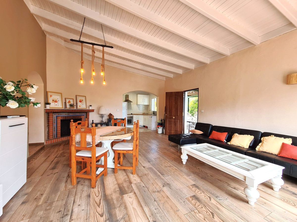 Dining room of House or chalet for sale in Estepona  with Air Conditioner, Terrace and Furnished