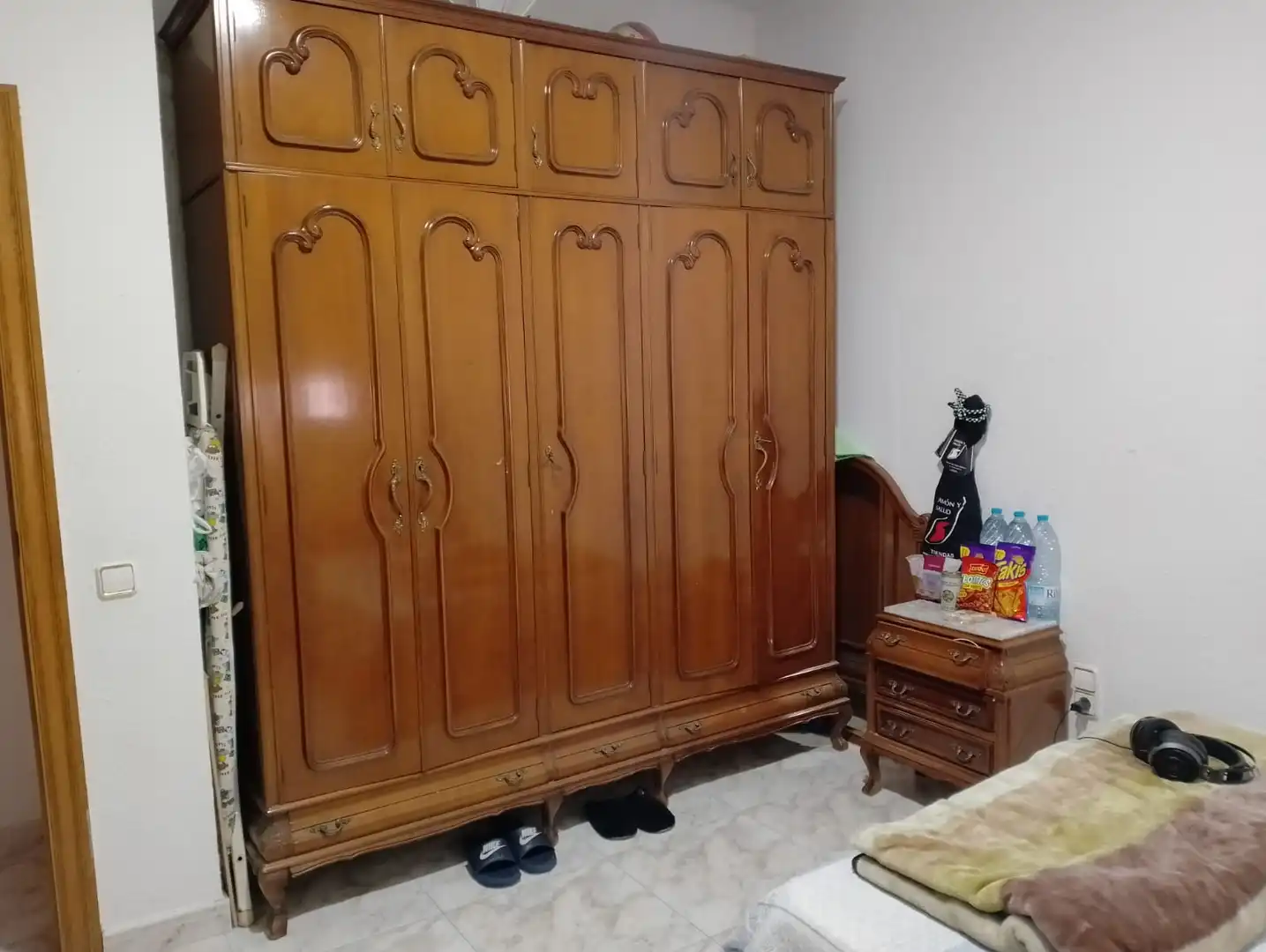 Dormitori de Casa o xalet en venda en Badalona amb Jardí privat, Moblat i Balcó