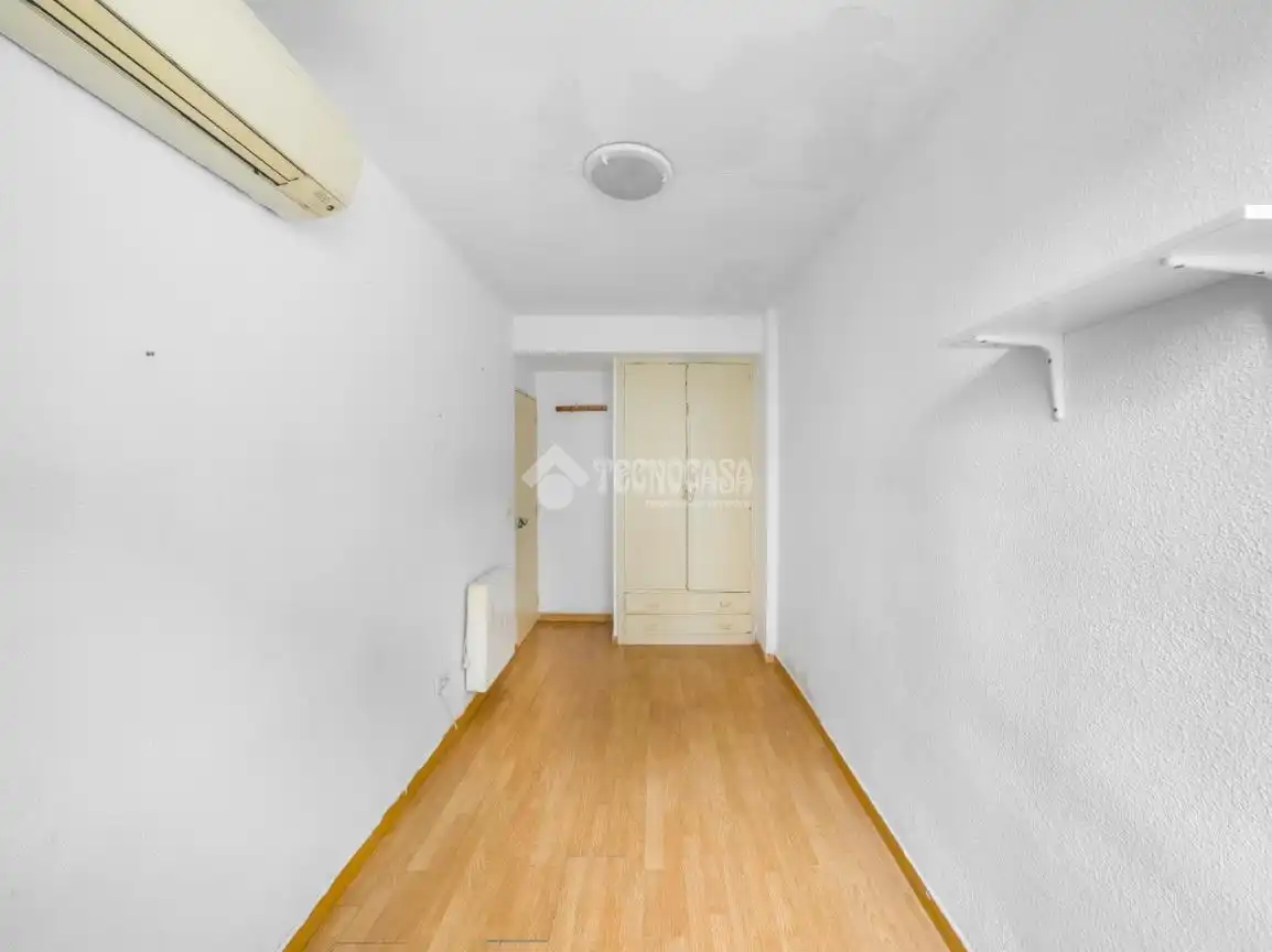 Habitación de Casa adosada en venta en Ciudad Lineal