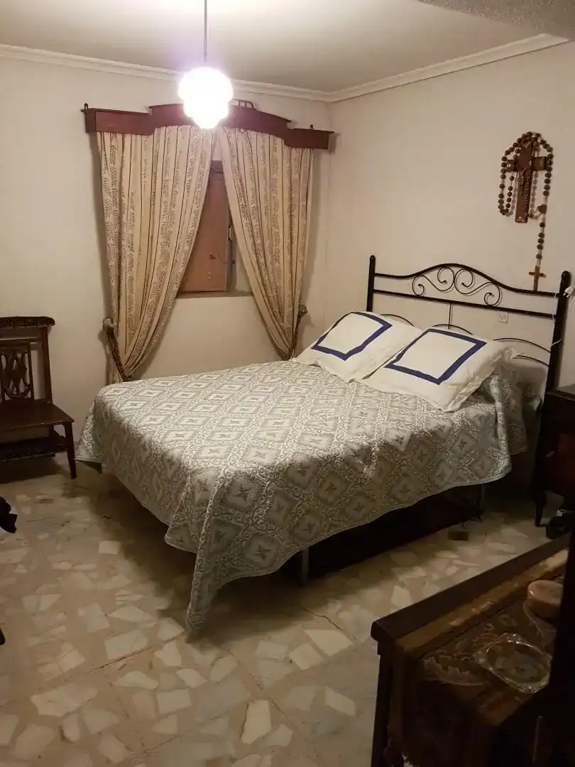 Dormitori de Casa adosada en venda en Jaraíz de la Vera amb Moblat