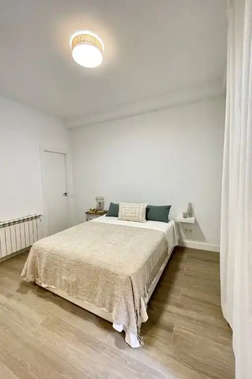 Dormitori de Apartament en venda en Madrid amb Aire condicionat, Calefacció i Terrassa