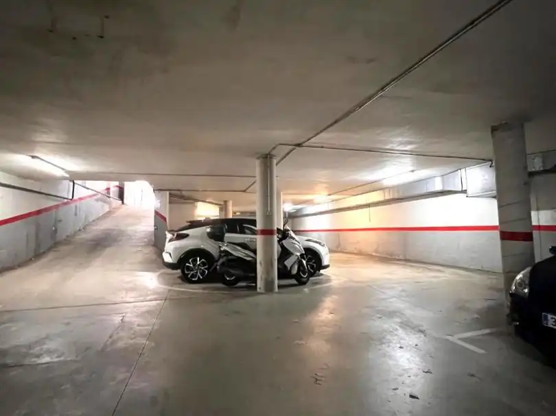 Einzelparkplatz zum Verkauf in Viladomat 11, imagen 6