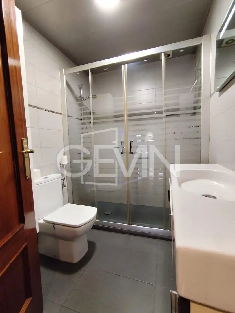 Baño de Piso en venta en La Llagosta con Calefacción