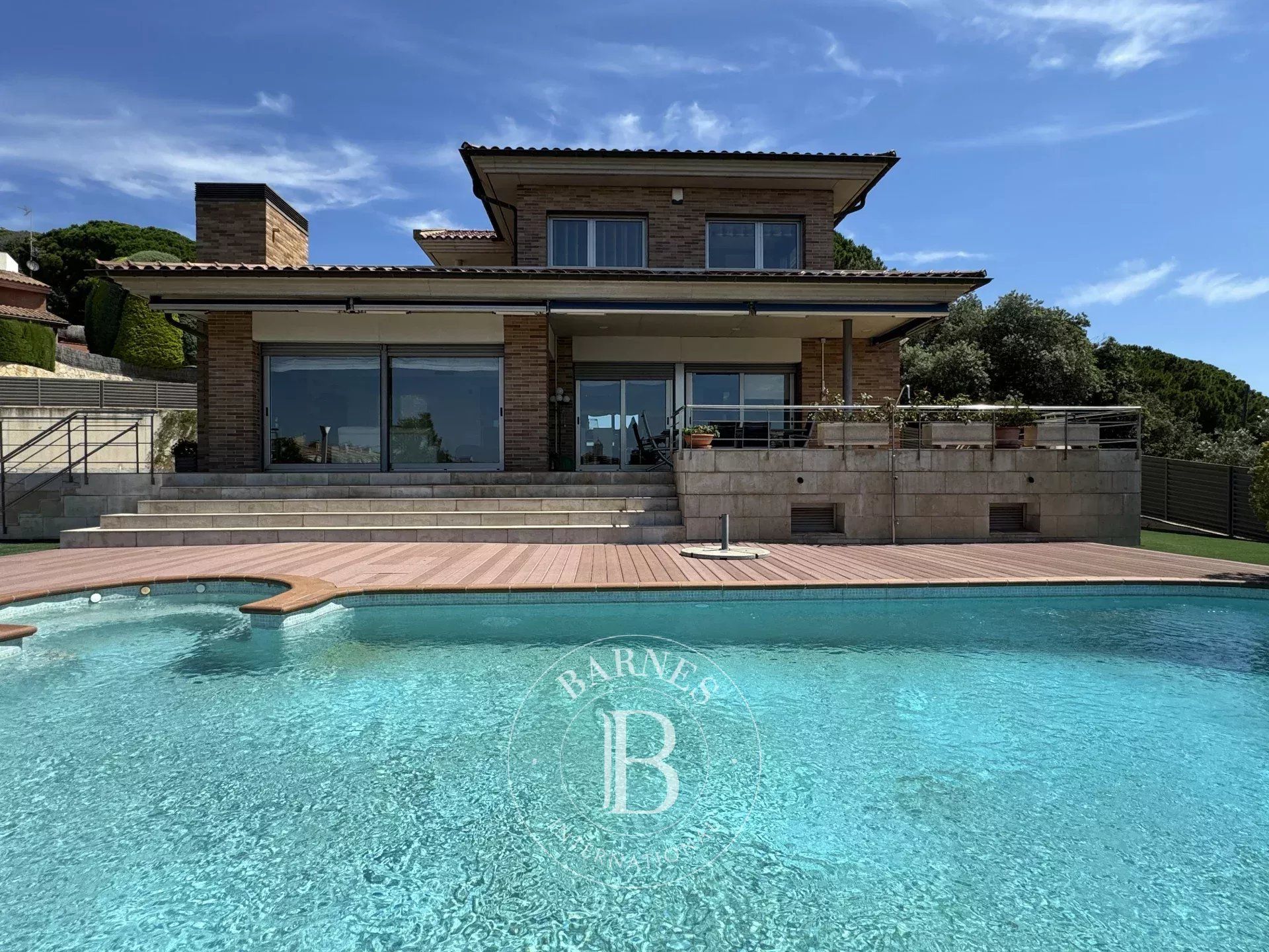 Vista exterior de Casa o xalet en venda en Sant Vicenç de Montalt amb Aire condicionat, Calefacció i Jardí privat