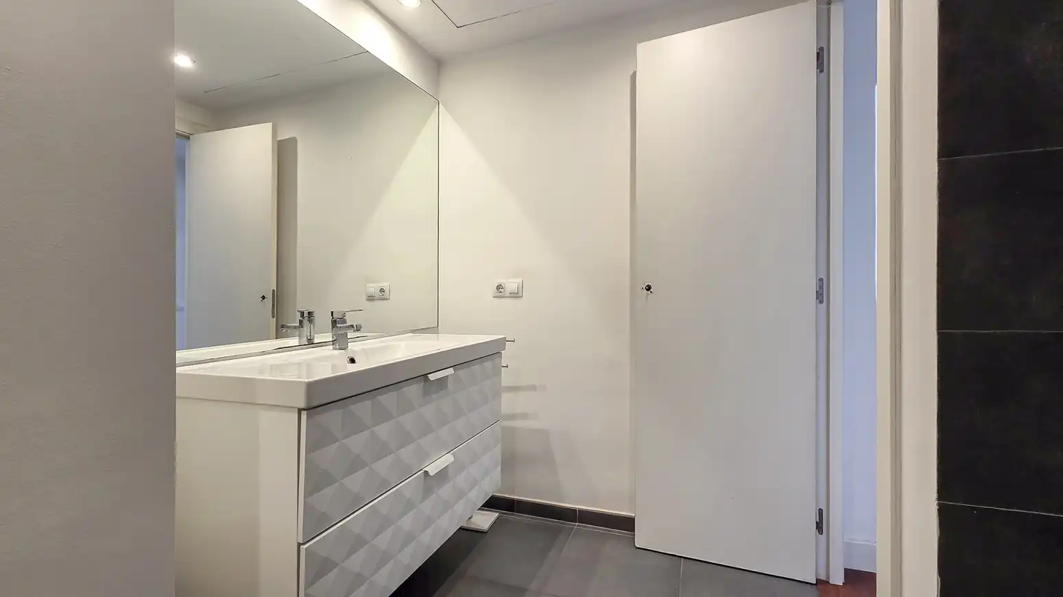 Baño de Piso de alquiler en Valencia con Parquet, Amueblado y Balcón