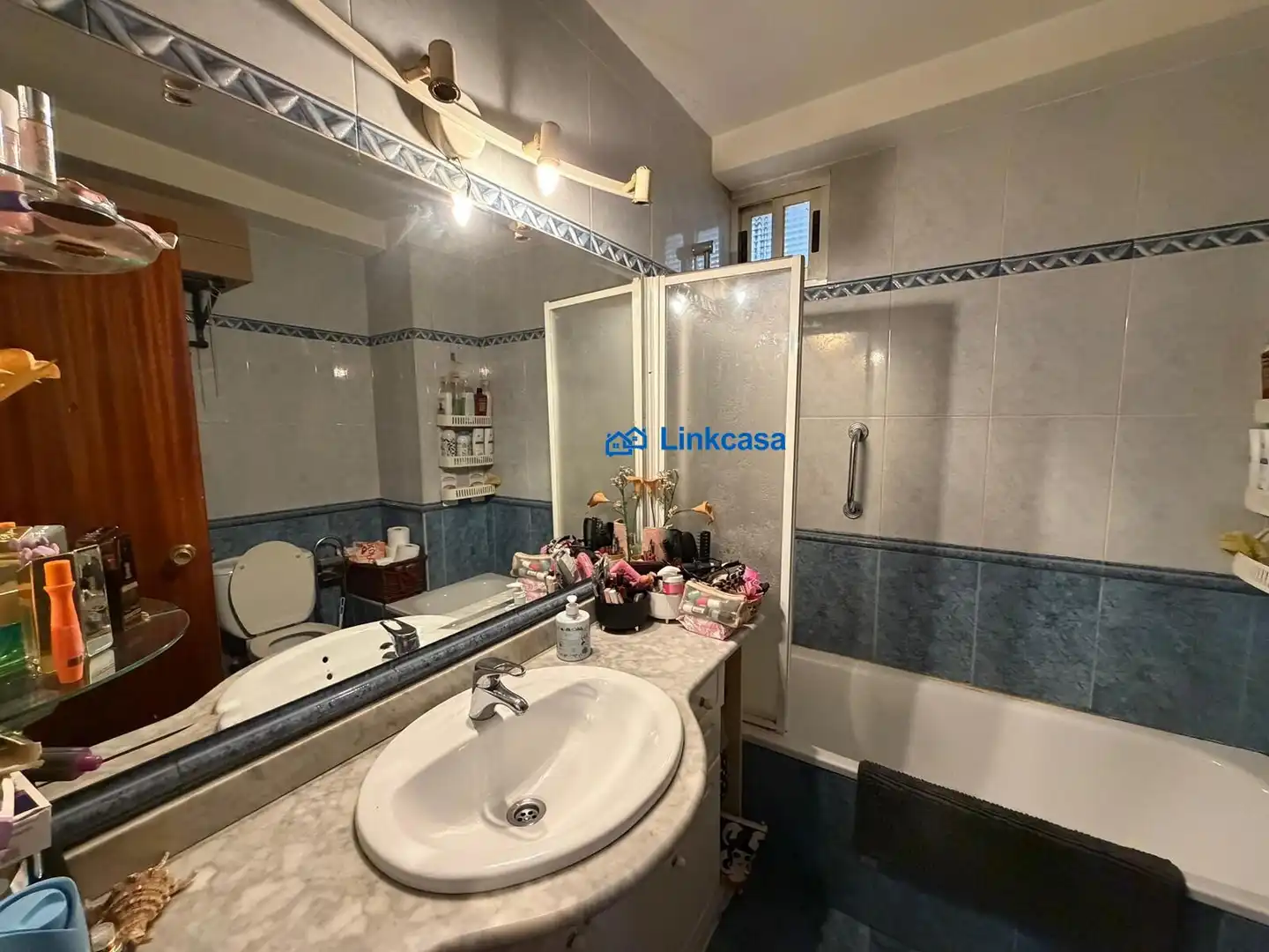 Bathroom of Flat for sale in Fuenlabrada  with Air Conditioner, Heating and Balcony