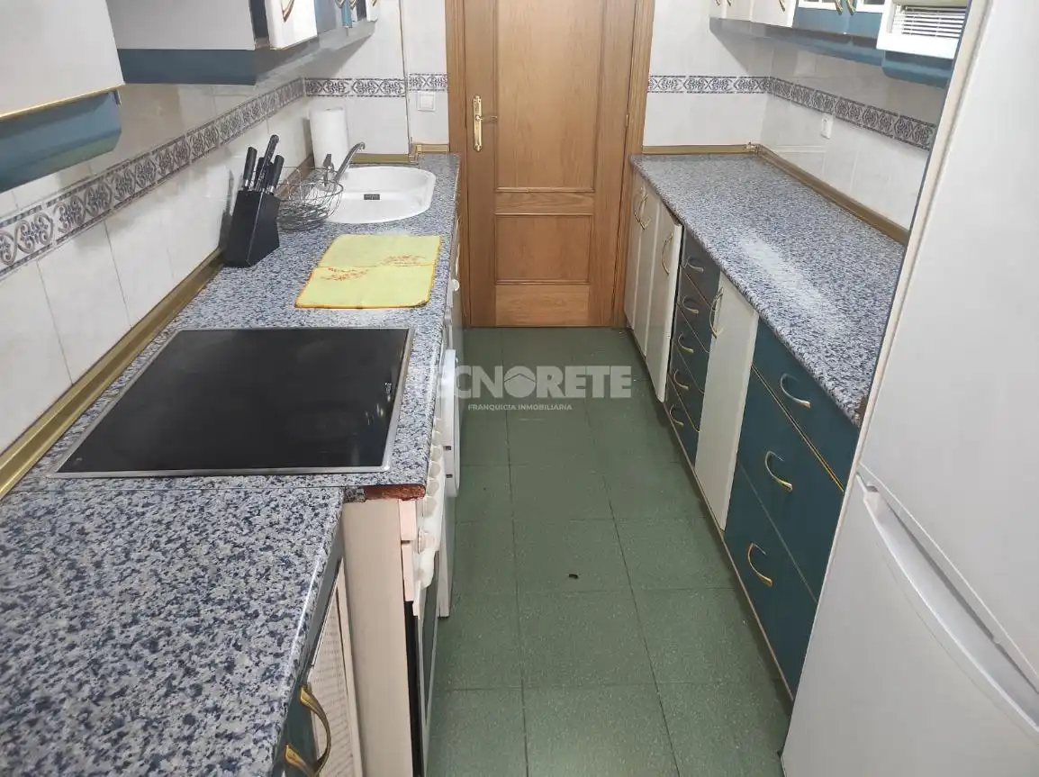 Cocina de Piso en venta en Guadalajara con Calefacción