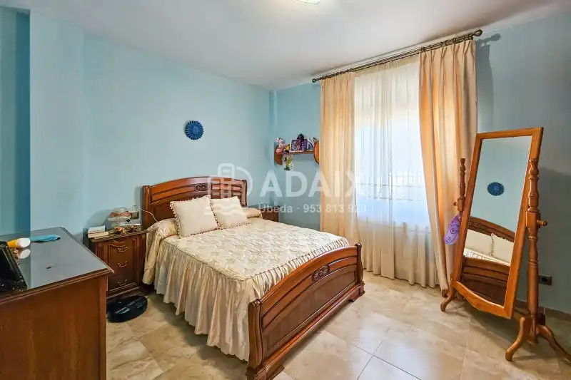 Bedroom of Houses for sale in Úbeda  with Air Conditioner, Heating and Terrace