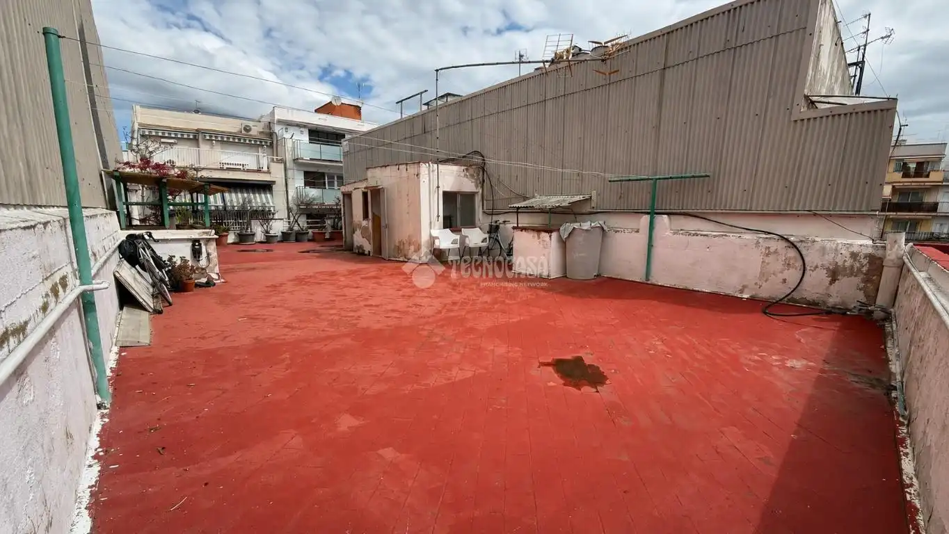 Terrasse von Wohnung zum Verkauf in Vilanova i la Geltrú mit Klimaanlage, Terrasse und Balkon
