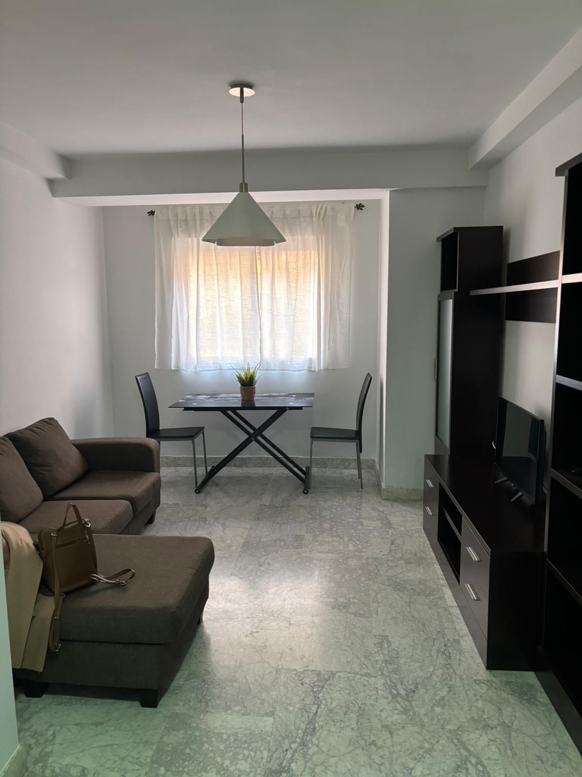 Comedor de Apartamento de alquiler en  Granada Capital con Aire acondicionado