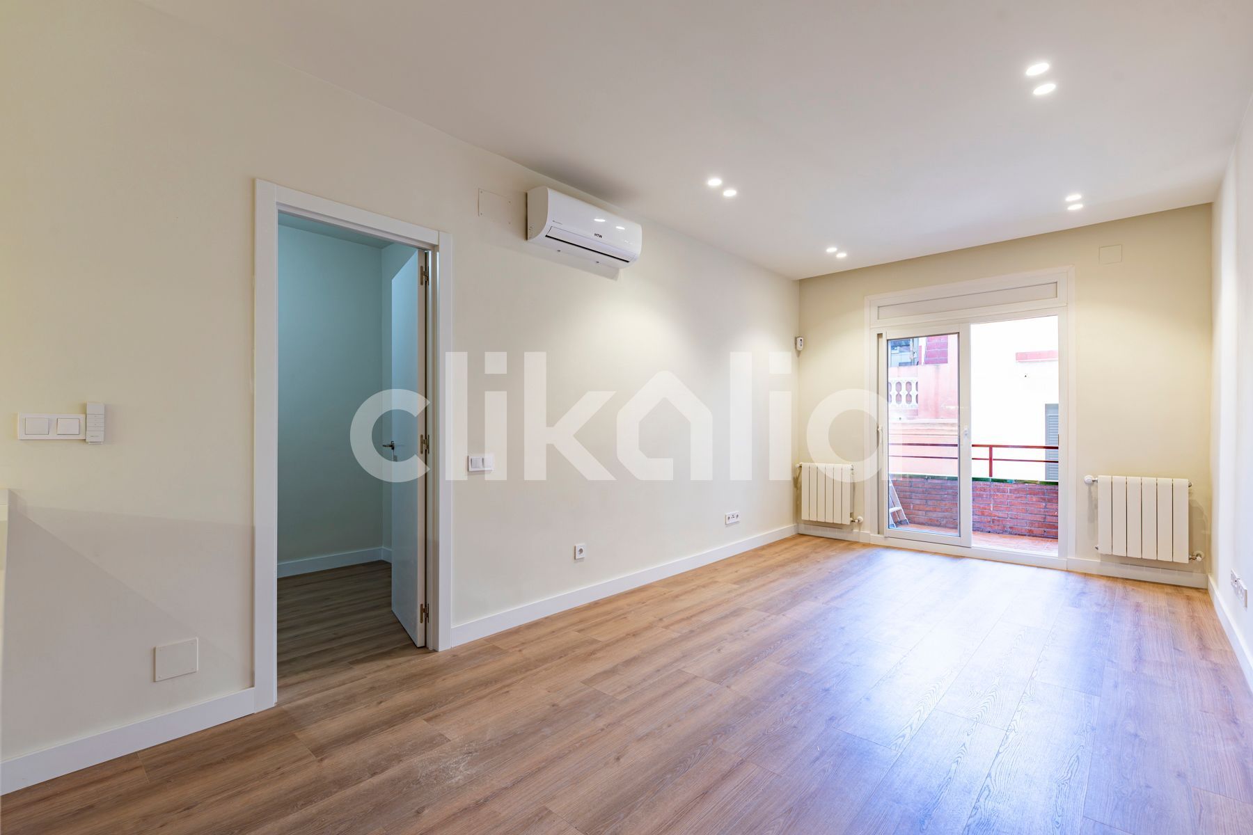 Bedroom of Flat for sale in  Barcelona Capital  with Air Conditioner, Heating and Terrace