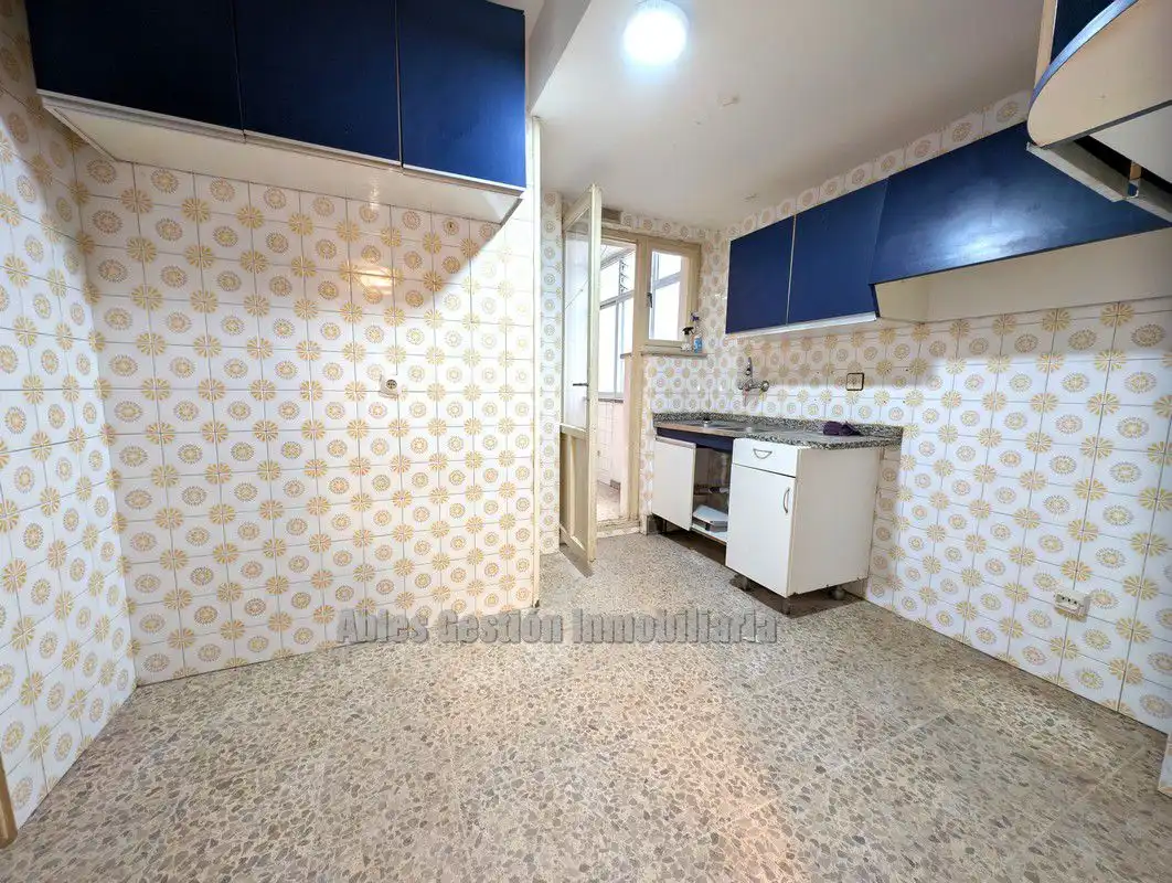Cocina de Piso en venta en Oviedo  con Calefacción, Parquet y Terraza