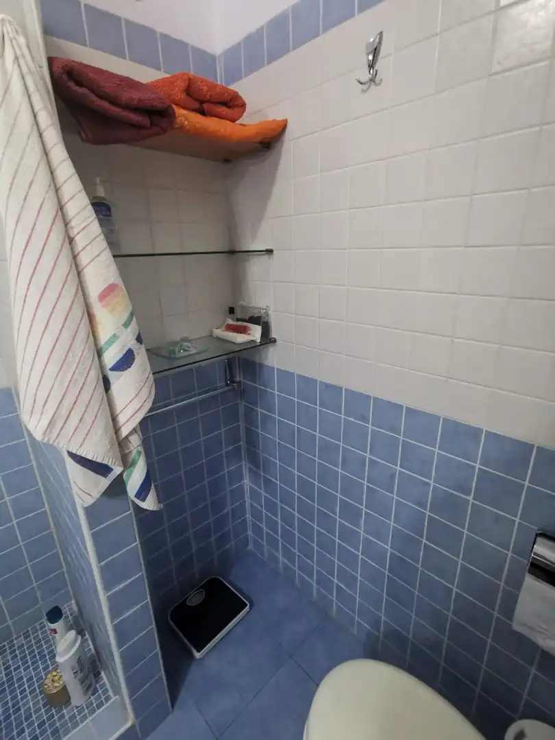 Bany de Apartament de lloguer en Santa Cruz de Tenerife amb Moblat, Forn i Rentadora