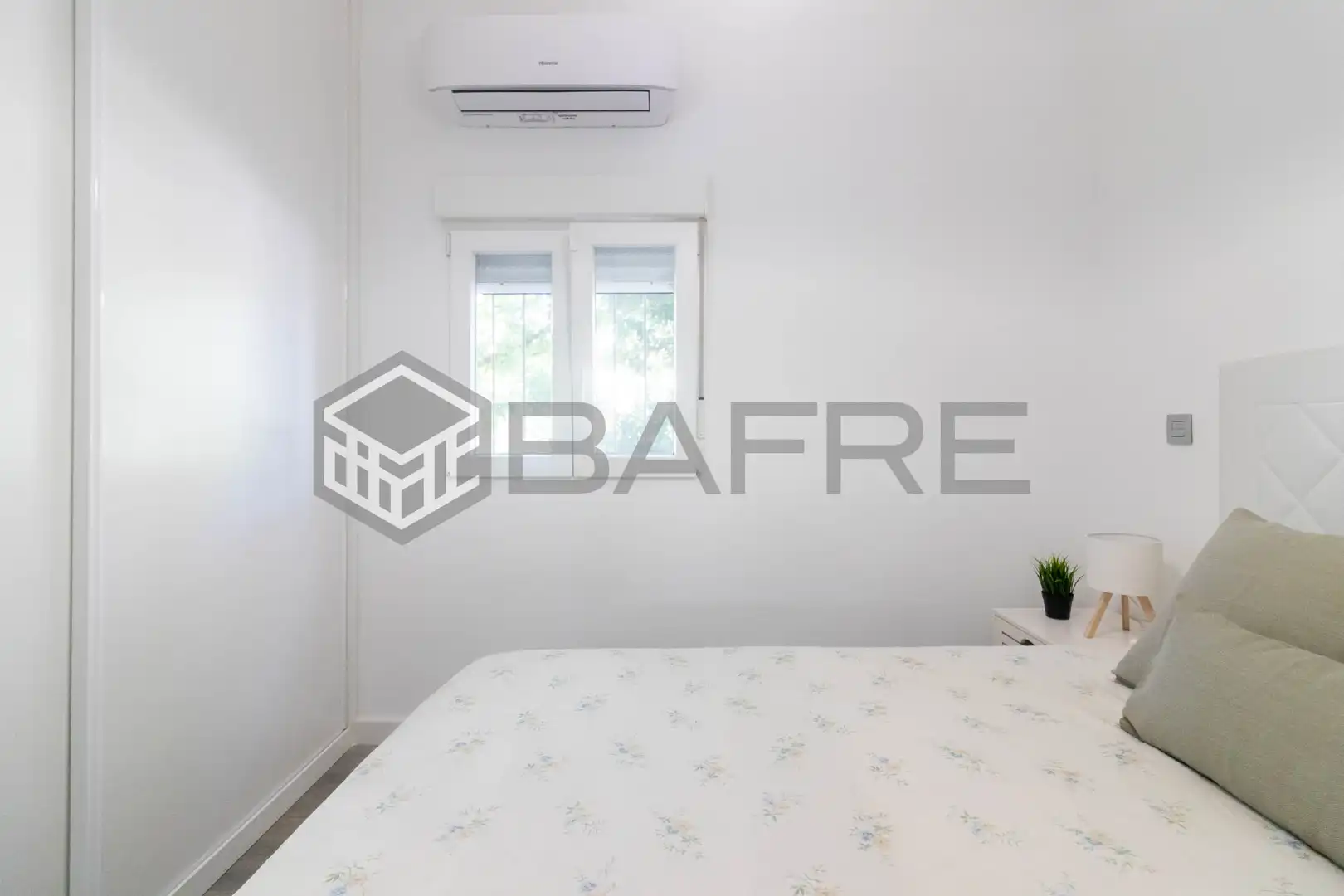 Schlafzimmer von Wohnung zum Verkauf in Madrid mit Klimaanlage und Heizung