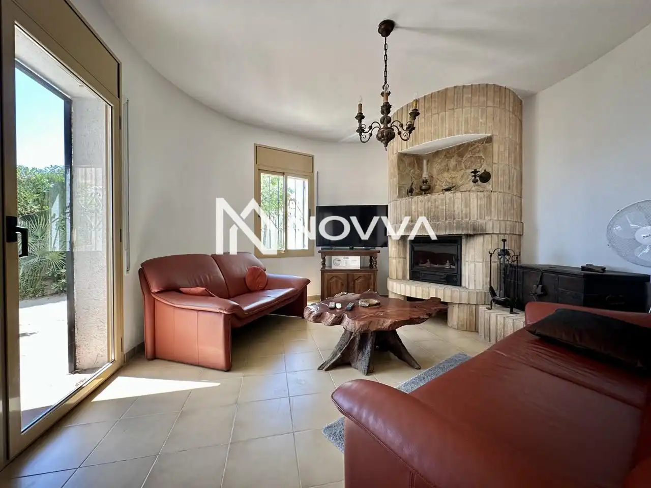 Sala d'estar de Casa o xalet en venda en Lloret de Mar amb Jardí privat, Terrassa i Piscina