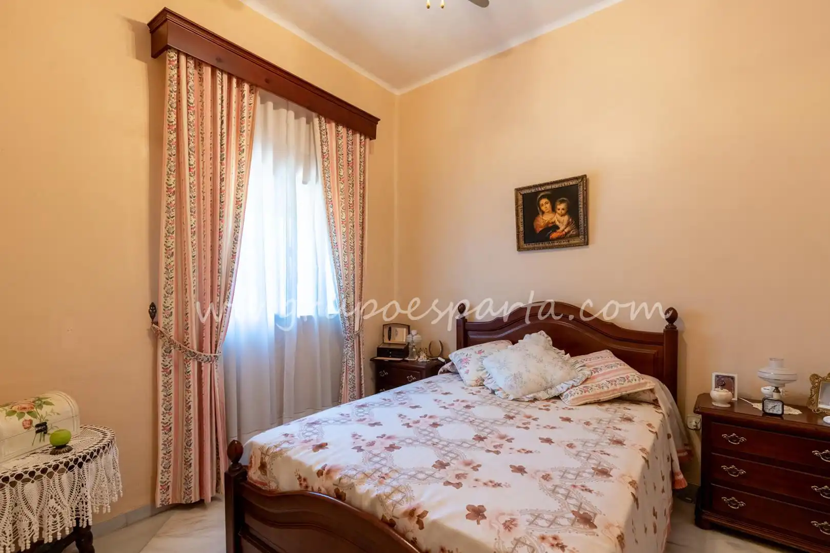 Dormitori de Casa o xalet en venda en Espartinas amb Aire condicionat, Jardí privat i Terrassa