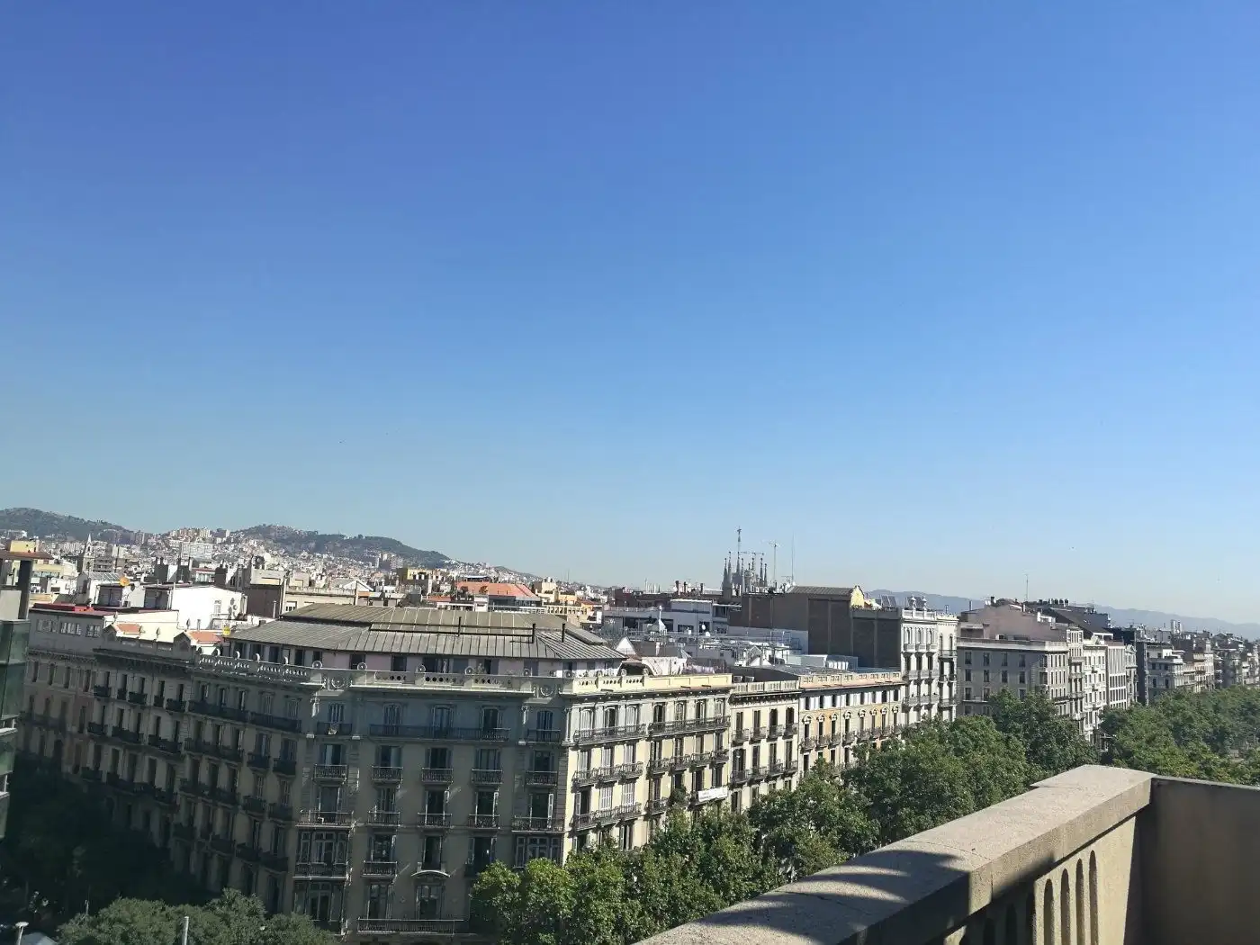 Außenansicht von Büro zur Miete in Barcelona mit Klimaanlage und Heizung