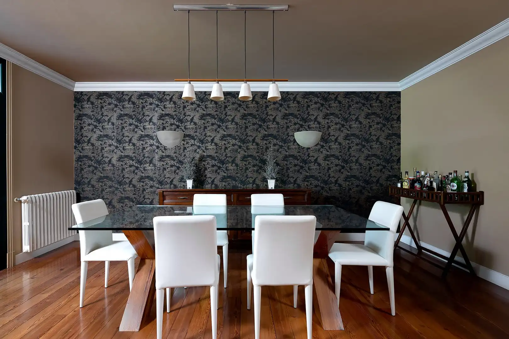 Comedor de Casa o chalet en venta en Oleiros con Calefacción, Jardín privado y Parquet