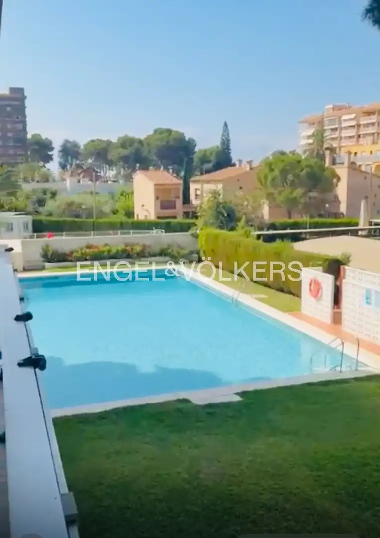 Piscina de Piso en venta en Benicasim / Benicàssim con Calefacción, Jardín privado y Terraza