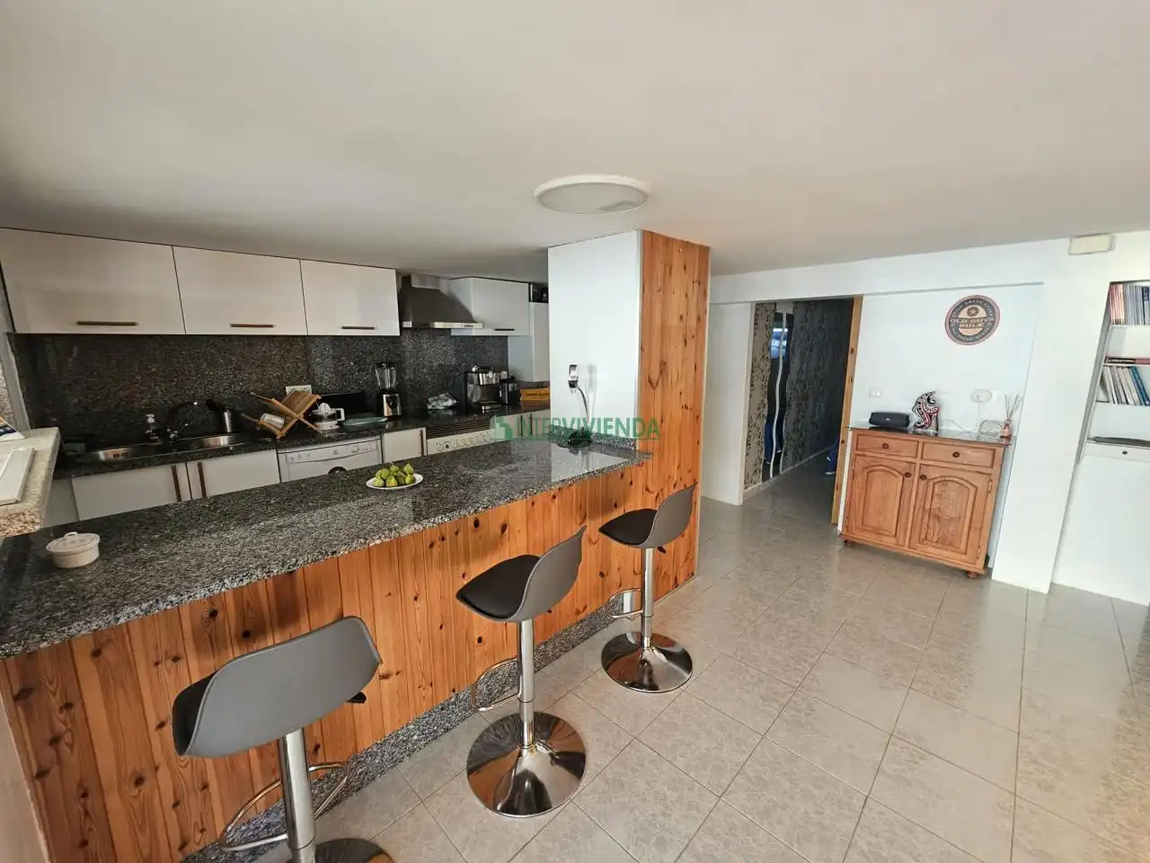 Cuina de Casa o xalet en venda en Oia amb Calefacció, Jardí privat i Traster