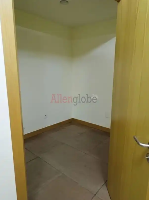 Business premises for sale in Calle Infiesto, imagen 9