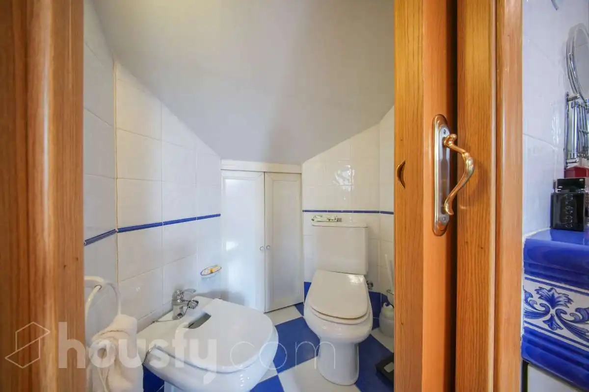 Bany de Casa o xalet en venda en Rivas-Vaciamadrid amb Aire condicionat, Calefacció i Jardí privat