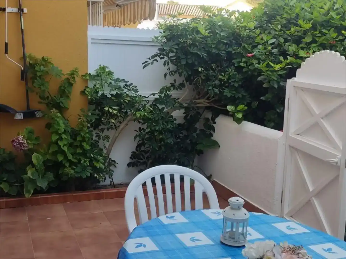 Terraza de Piso de alquiler en Rota con Jardín privado, Piscina y Amueblado