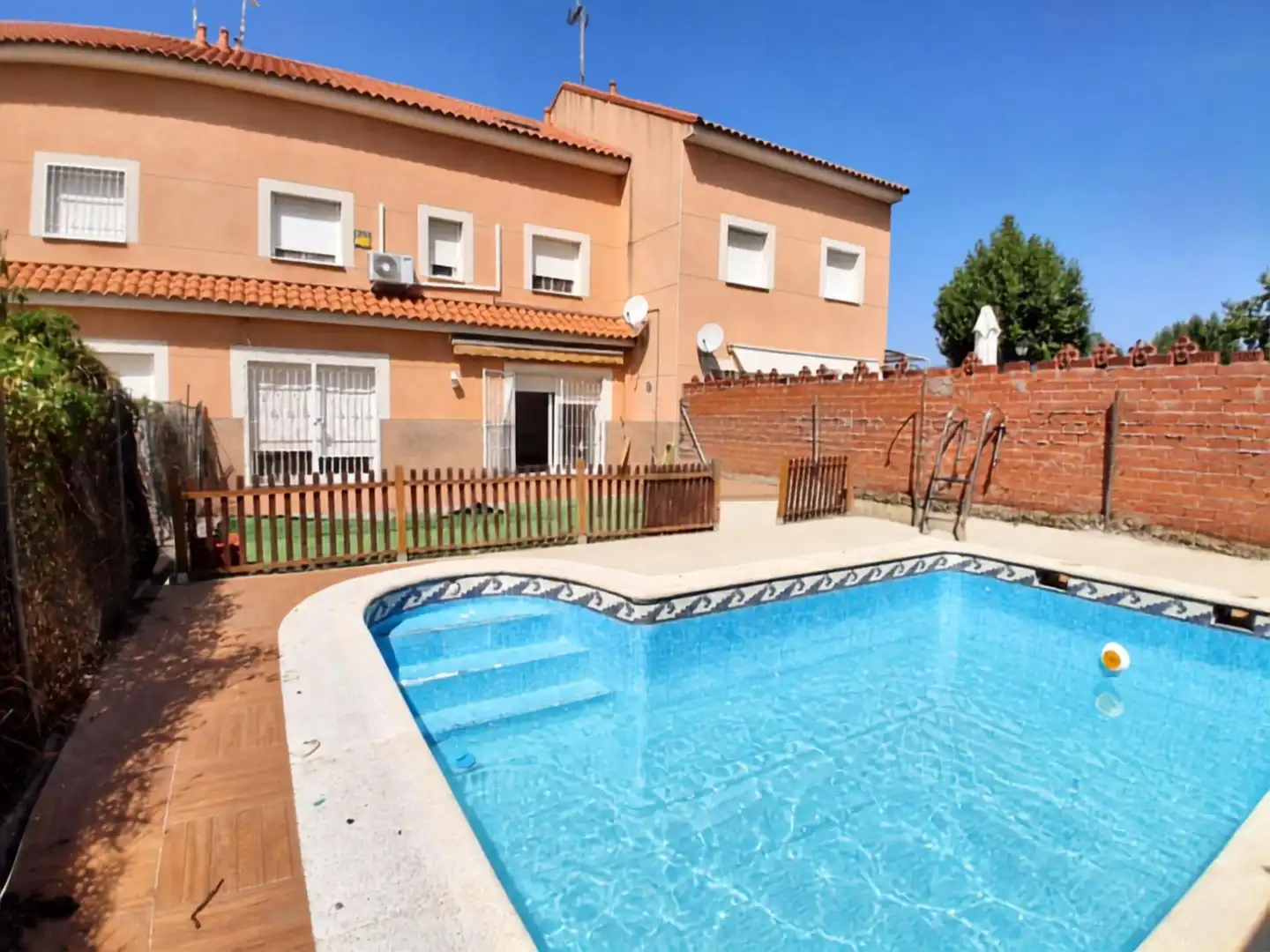 Piscina de Casa adosada en venda en El Viso de San Juan amb Calefacció i Piscina