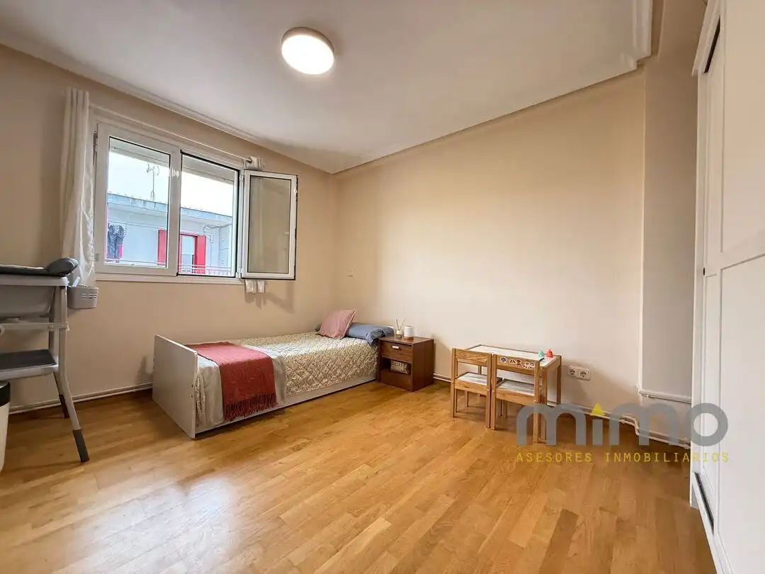 Habitación de Piso en venta en Irun  con Calefacción y Balcón