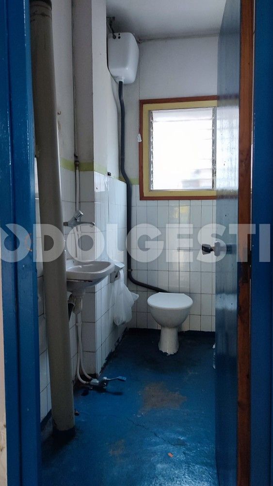 Bathroom of Premises for sale in Vic