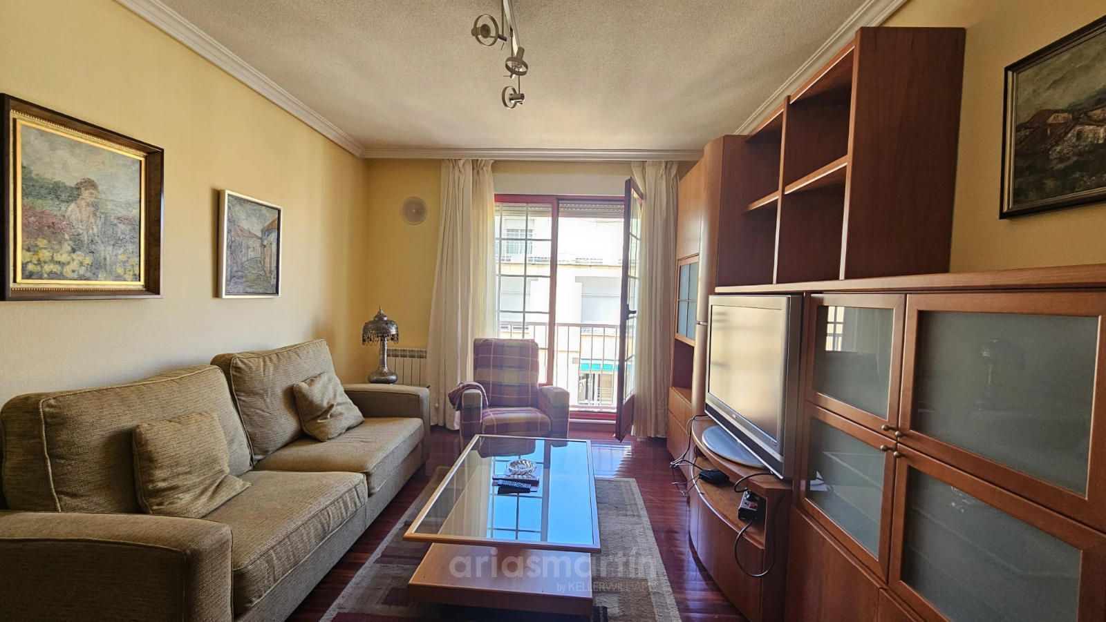 Sala d'estar de Pis de lloguer en Salamanca Capital amb Calefacció i Moblat