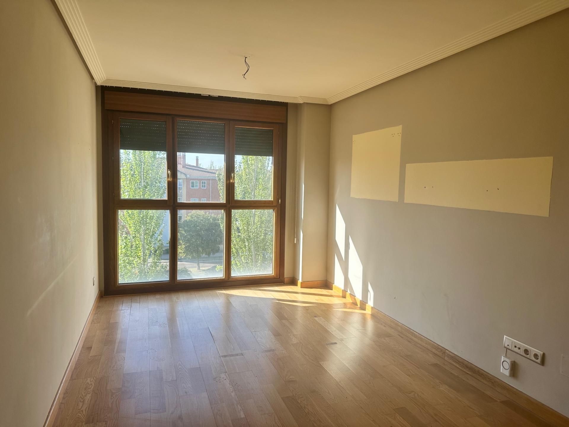 Dormitori de Apartament en venda en Valladolid Capital amb Calefacció i Jardí privat