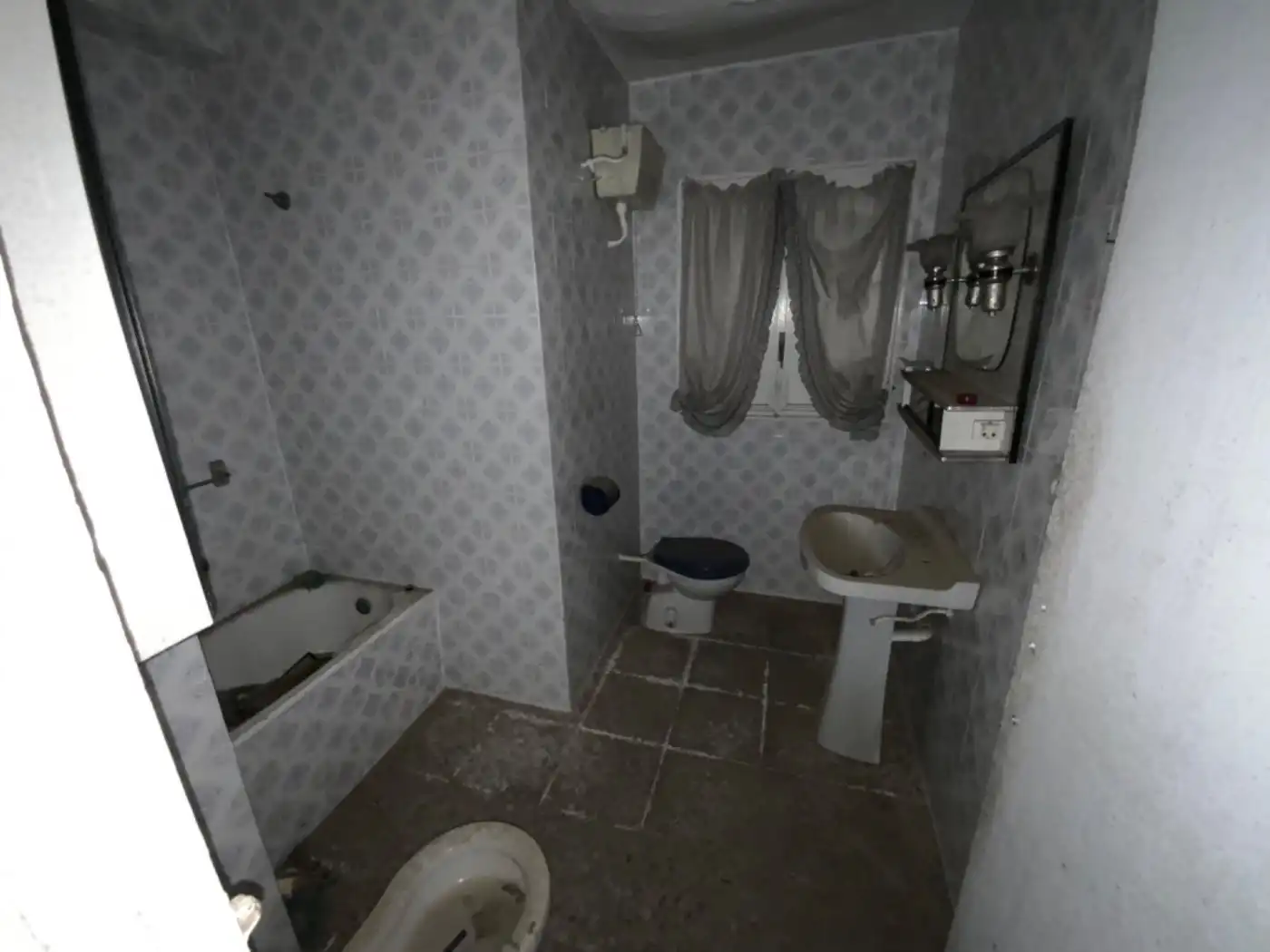 Bathroom of Houses for sale in Córdoba  with Terrace and Swimming Pool
